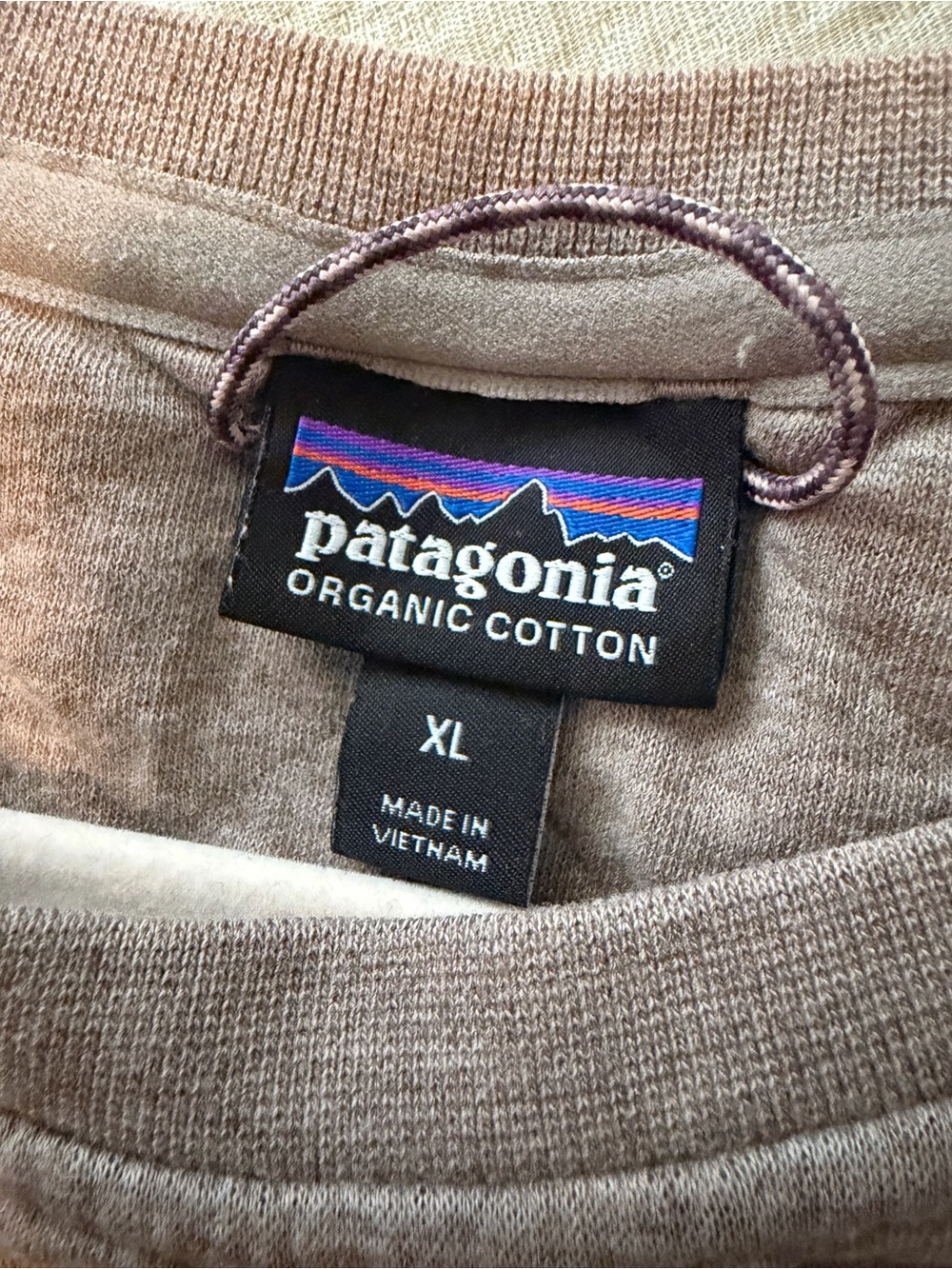 Patagonia Women’s Quilted Crewneck Sweatshirt - Taupe Brown - Picture 5 of 9